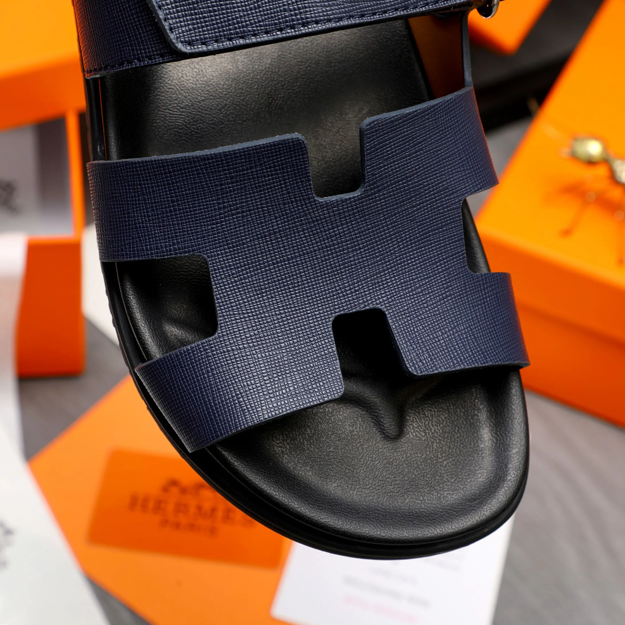 Men's shoes 💰340 Product trademark: Hermes "Hermes" Couple's slippers Regular size: 36-46 Product material: Selected vertical grain cowhide upper, microfiber lining, original outsole